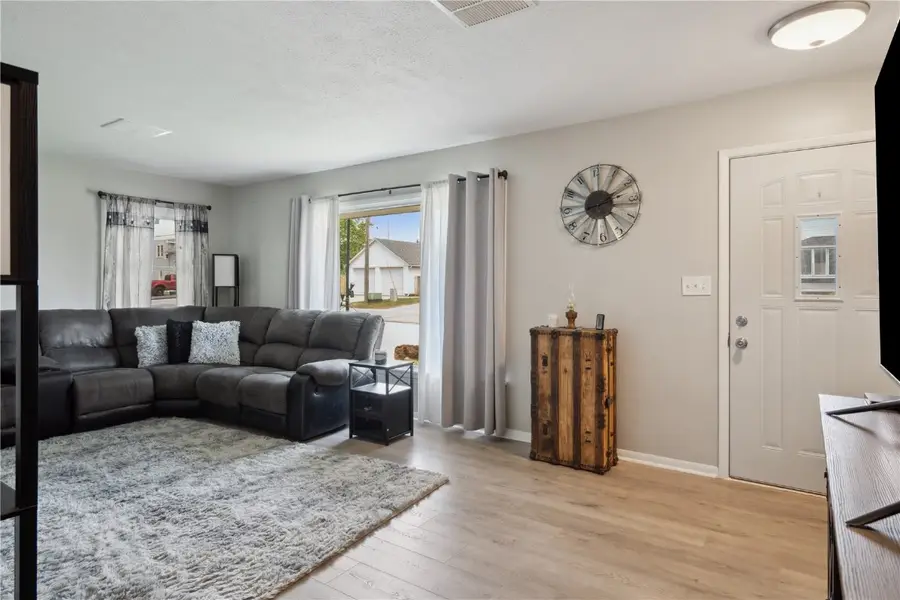 75 Jefferson Avenue Sw, Swisher, IA 52238 - Image #3