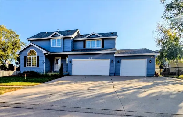 1215 Prairieview Drive Ne, Cedar Rapids, IA 52402