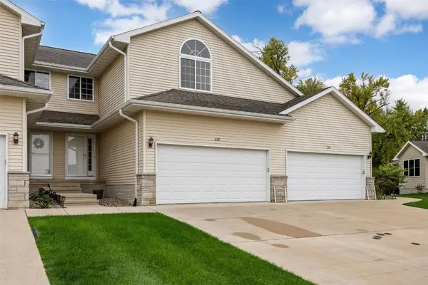 3337 Stoneview Circle Sw, Cedar Rapids, IA 52404