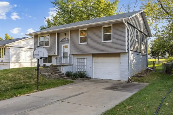 3139 Stratford Ln Sw, Cedar Rapids, IA 52404