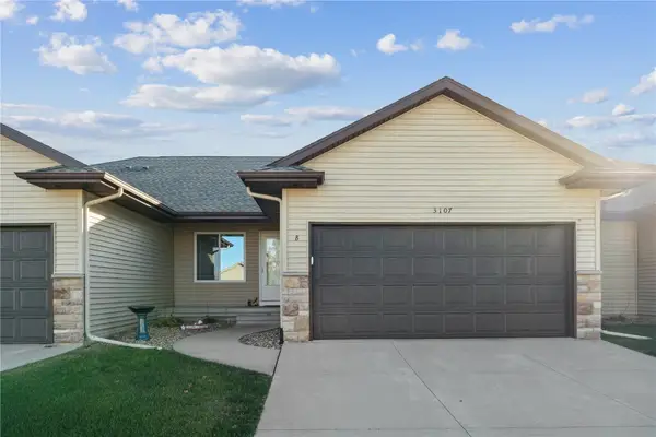 3107 Riviera Court Sw #B, Cedar Rapids, IA 52404