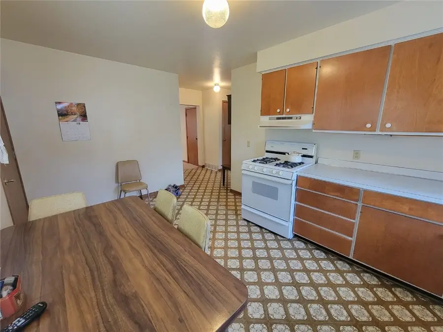 230 W Main Street, Oxford, IA 52322 - Image #3