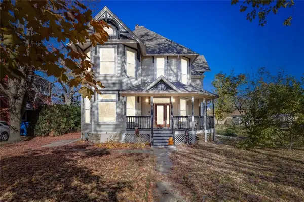 208 Union Street E, Manchester, IA 52057