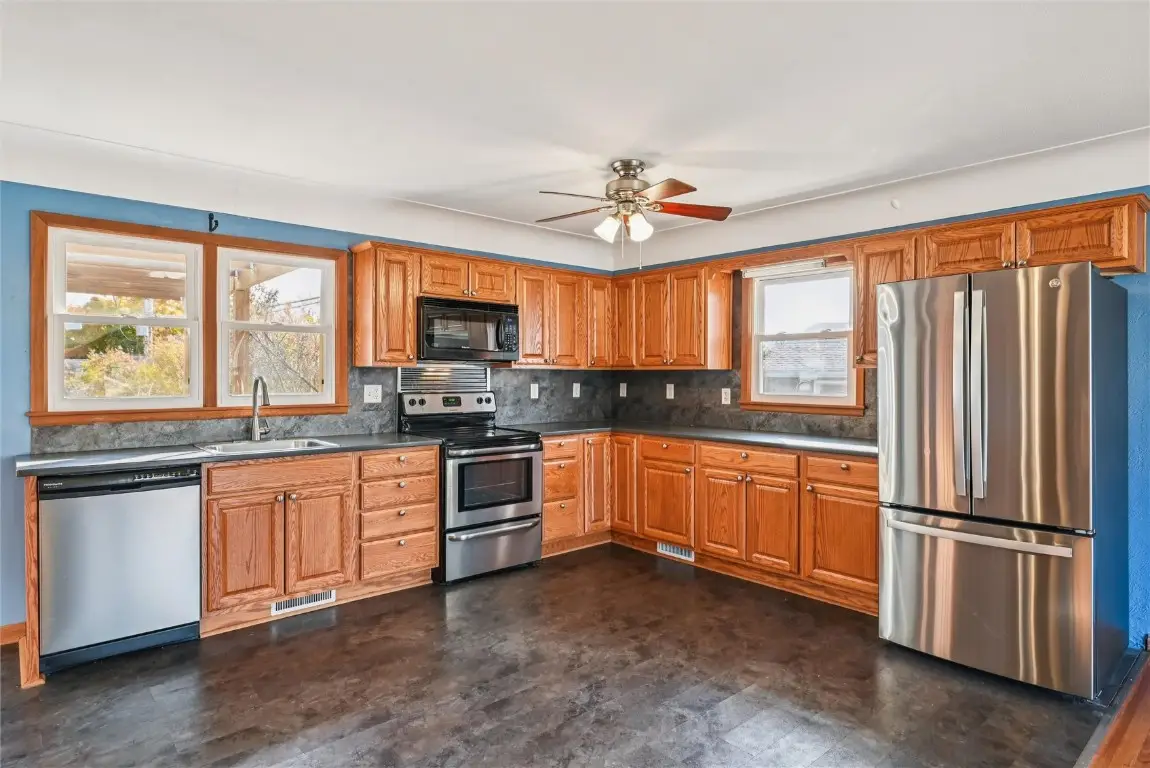 615 27th Street Nw, Cedar Rapids, IA 52405 - Image #1