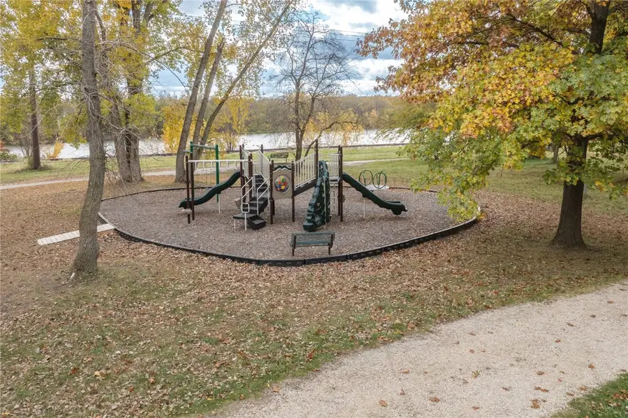 3809 Riverside Drive Ne, Cedar Rapids, IA 52411 - Image #3