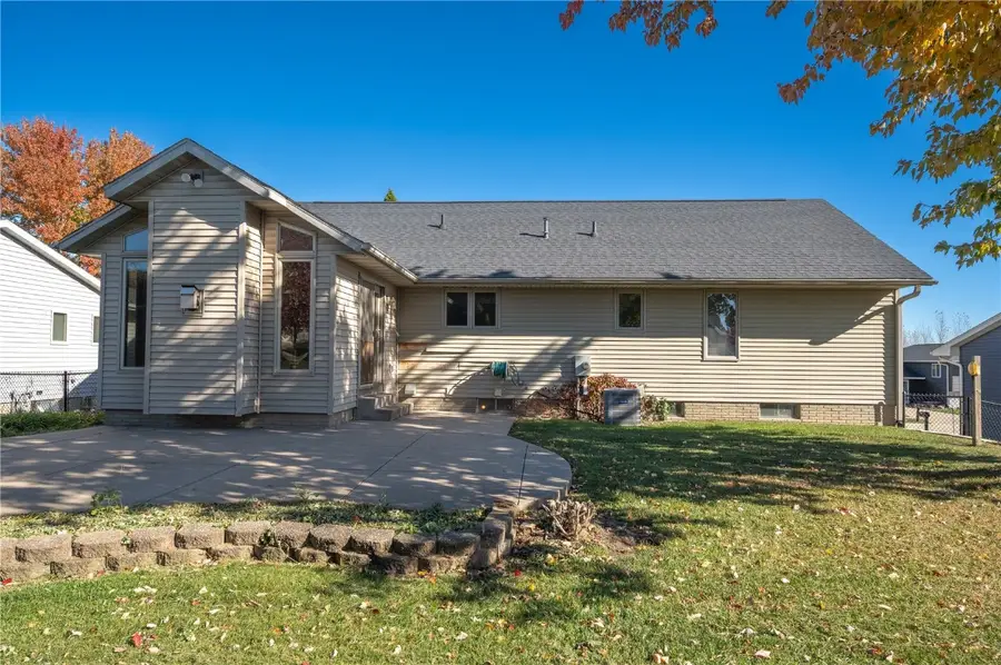 1060 South 26th Street, Marion, IA 52302 - Image #2