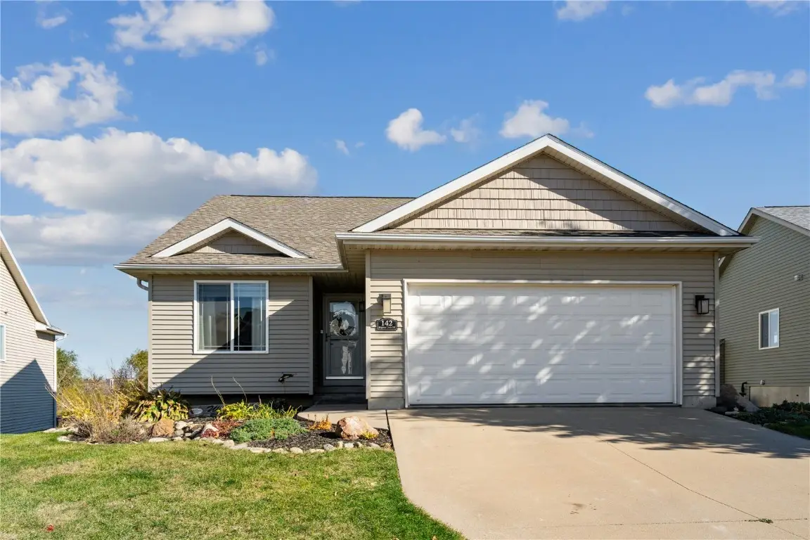 142 Brighton Circle Sw, Cedar Rapids, IA 52404 - Image #1