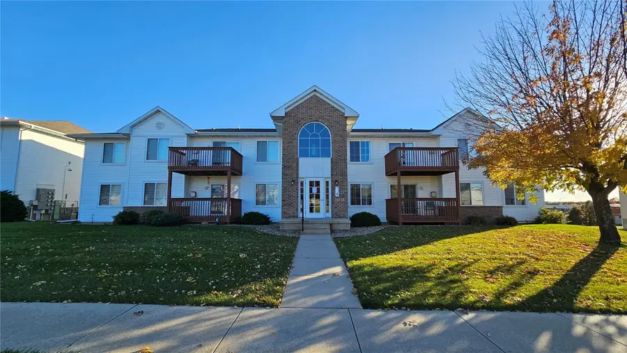 5525 Kacena Avenue #4, Marion, IA 52302 - Image #2