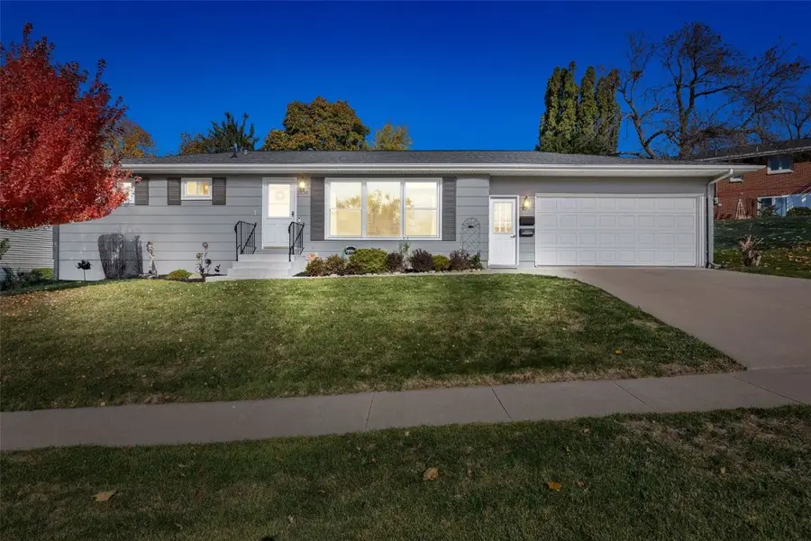 3830 Skylark Lane Se, Cedar Rapids, IA 52403 - Image #2