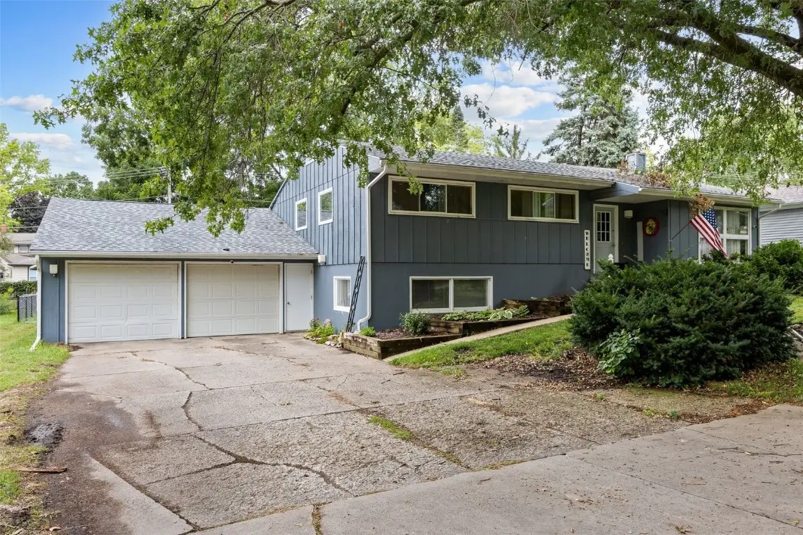 415 4th Avenue Sw, Mount Vernon, IA 52314 - Image #1