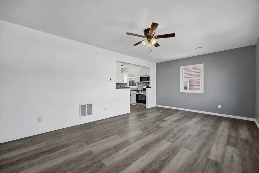 2433 8th Avenue Sw, Cedar Rapids, IA 52404 - Image #3