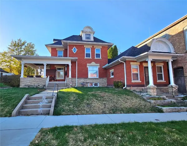 102 S Booth Street, Anamosa, IA 52205