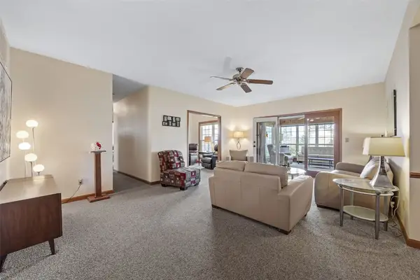 4745 Westchester Drive Ne #A, Cedar Rapids, IA 52402