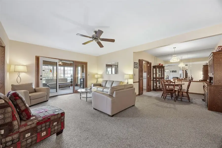 4745 Westchester Drive Ne #A, Cedar Rapids, IA 52402 - Image #2