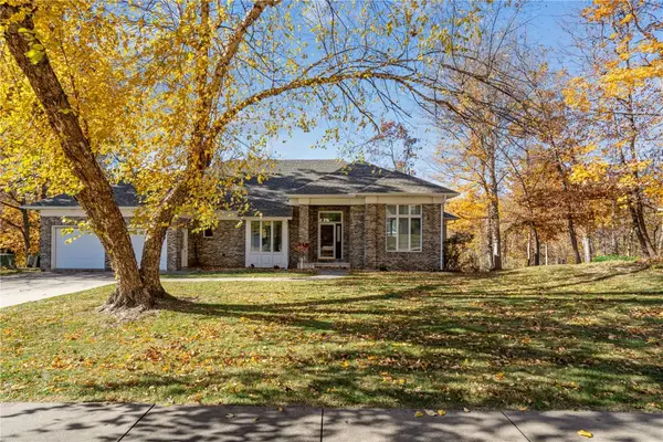 1919 Oak Knolls Court Se, Cedar Rapids, IA 52403