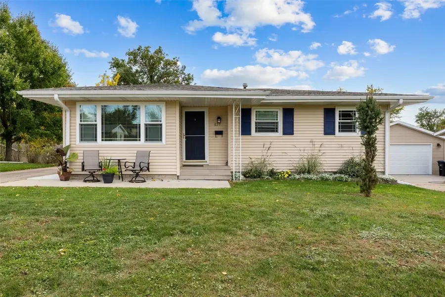 825 Westview Drive, Marion, IA 52302 - Image #2