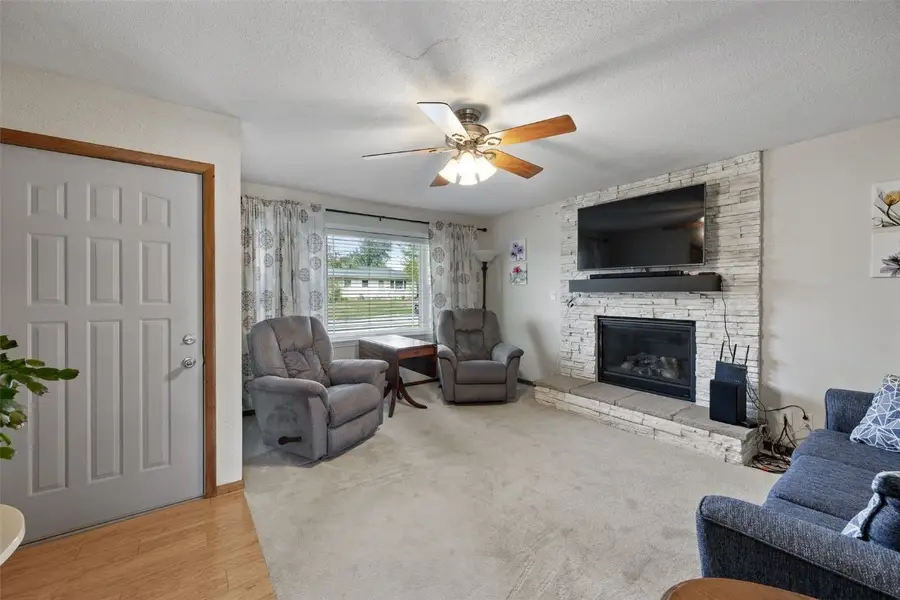 825 Westview Drive, Marion, IA 52302 - Image #3