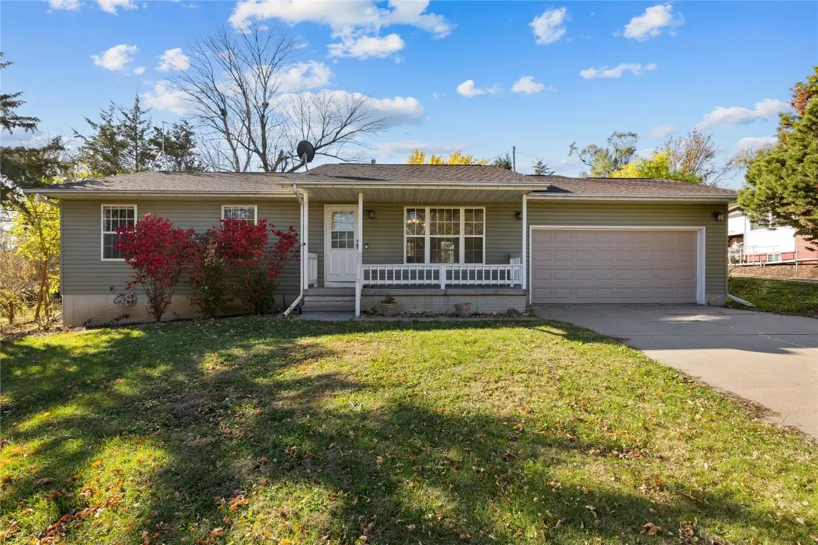 3212 Southland Street Sw, Cedar Rapids, IA 52404 - Image #1