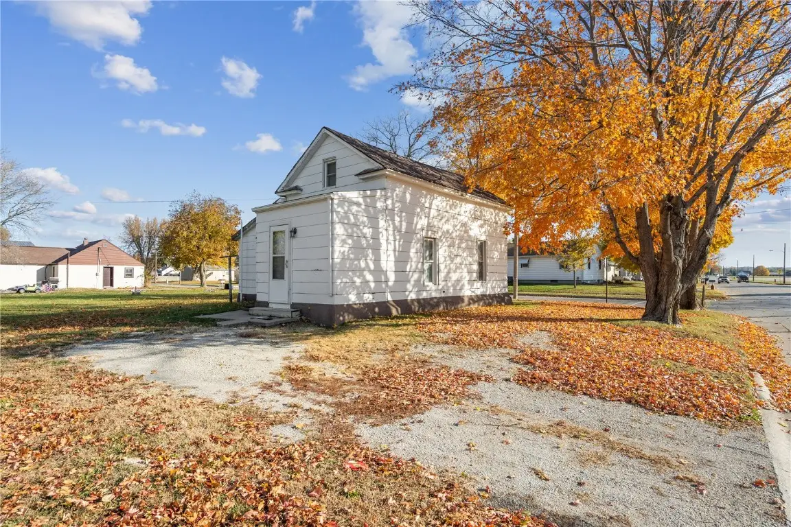 1215 5th Avenue, Vinton, IA 52349 - Image #1