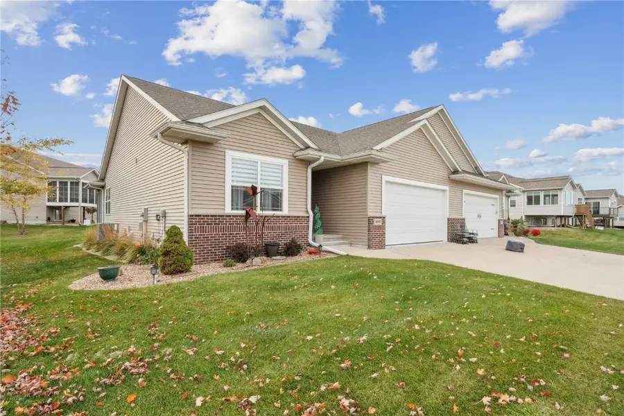 4048 Lakeview Drive Sw, Cedar Rapids, IA 52404 - Image #2