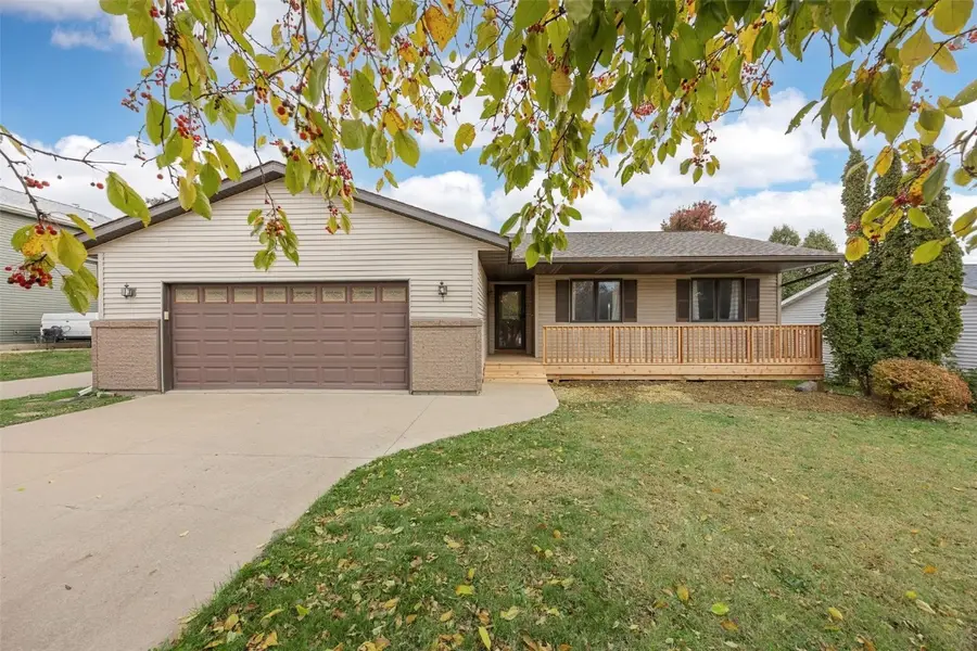 1355 Robins Road, Hiawatha, IA 52233 - Image #2