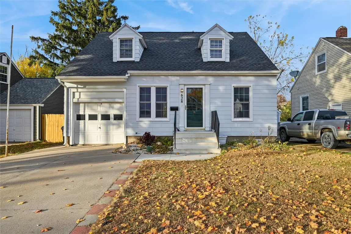 628 33rd Street Ne, Cedar Rapids, IA 52402 - Image #1