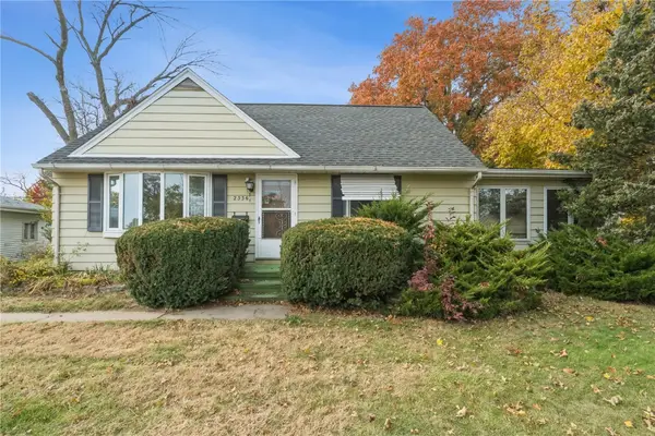 2536 L Street Sw, Cedar Rapids, IA 52404