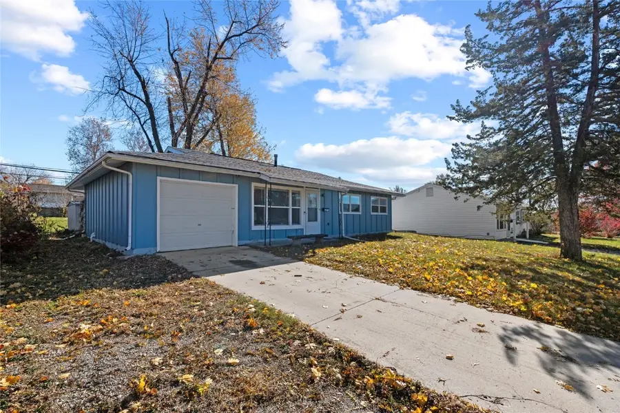 4819 Ford Avenue Nw, Cedar Rapids, IA 52405 - Image #2