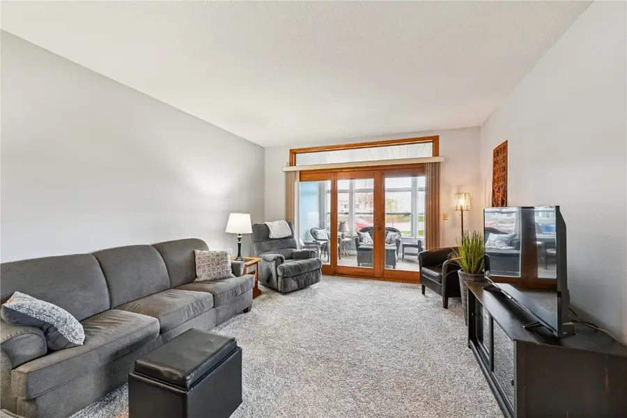 6305 Greenbriar Lane Sw #B, Cedar Rapids, IA 52404 - Image #3