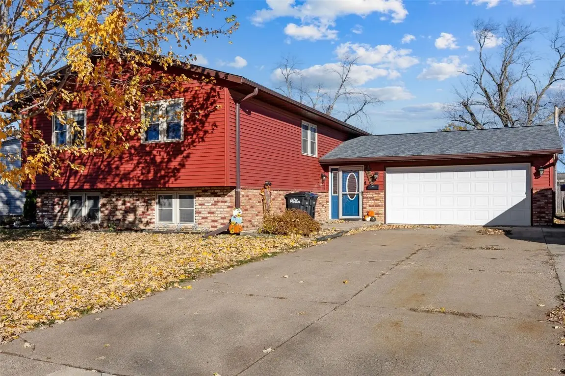 2570 Clark Avenue, Marion, IA 52302 - Image #1