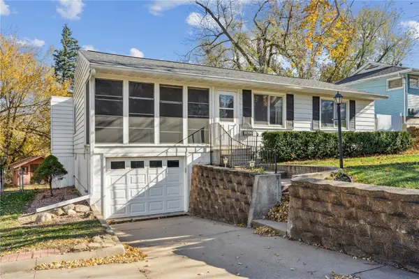 159 26th St Nw, Cedar Rapids, IA 52405