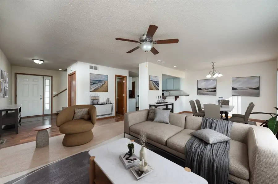 1027 Acacia Dr Ne, Cedar Rapids, IA 52402 - Image #2