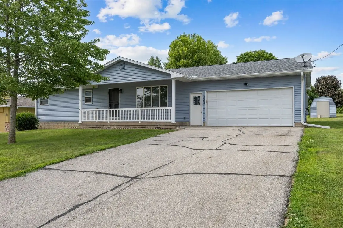805 W 17th Street, Vinton, IA 52349 - Image #1