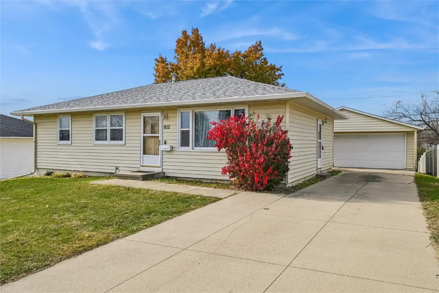 912 29th Street Nw, Cedar Rapids, IA 52405 - Image #2