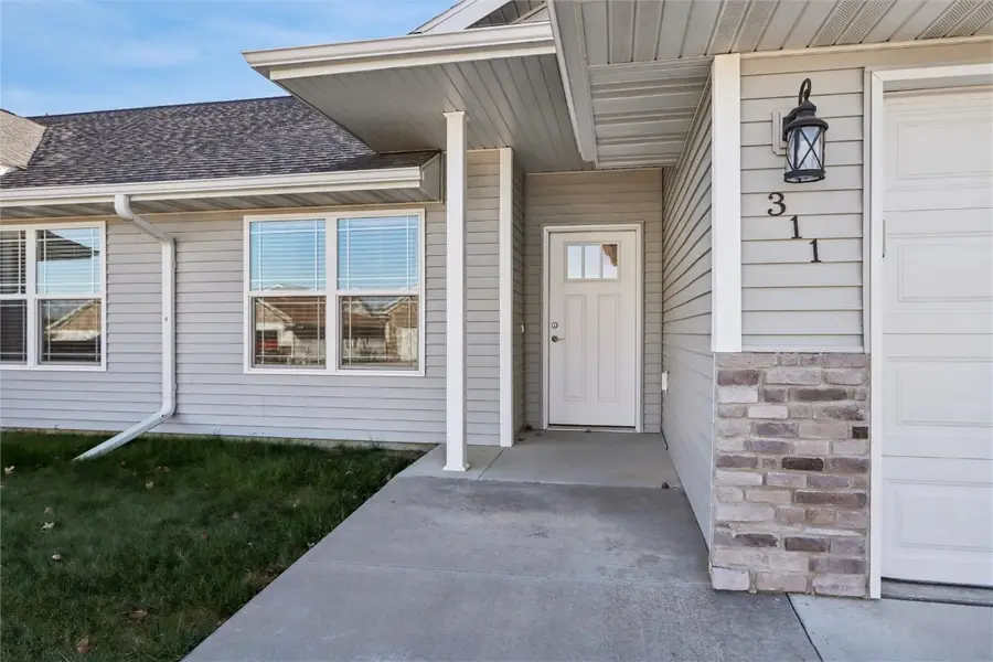 311 Easy Street, Williamsburg, IA 52361 - Image #2