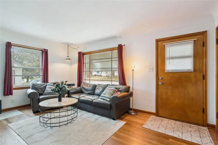 186 22nd Ave Sw, Cedar Rapids, IA 52404 - Image #3