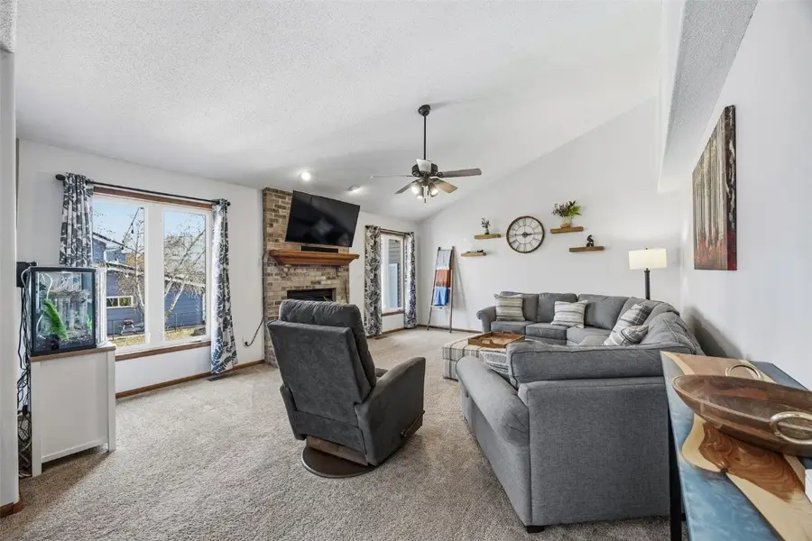 6934 Winthrop Road Ne, Cedar Rapids, IA 52402 - Image #3