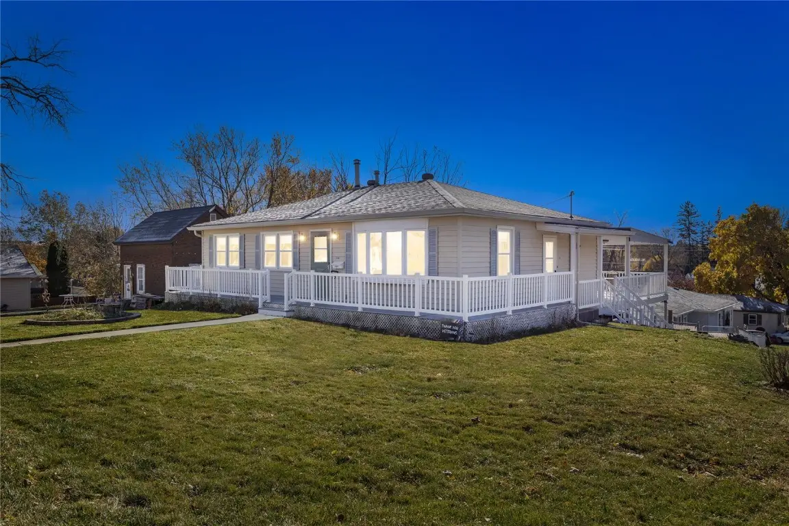 401 E Pine Street, Anamosa, IA 52205 - Image #1