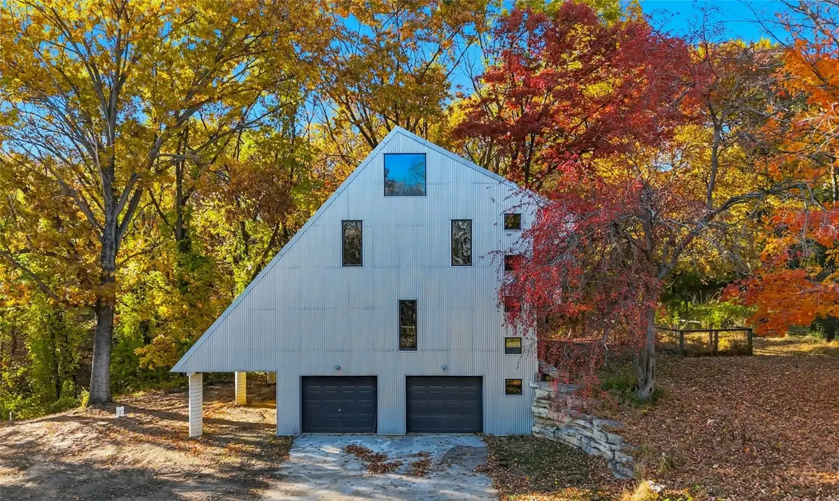 11 Valley View Cir Ne, Iowa City, IA 52240 - Image #1