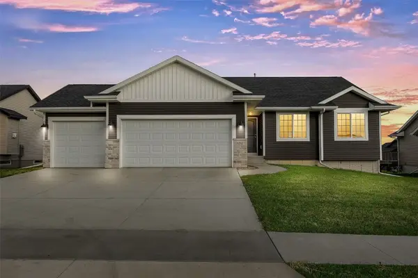 6202 Cope Dr, Marion, IA 52302