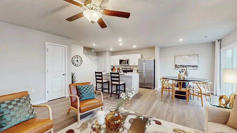 9439 Lovegrass Drive Sw, Cedar Rapids, IA 52404 - Image #3