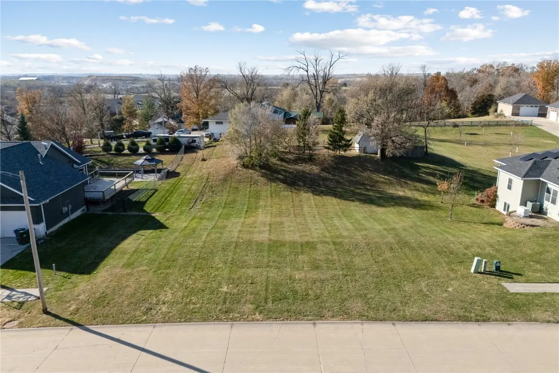 1722 Gardner Drive Nw, Cedar Rapids, IA 52405 - Image #1