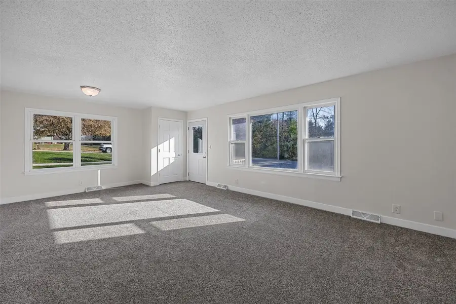 809 Iowa Street, Center Point, IA 52213 - Image #3