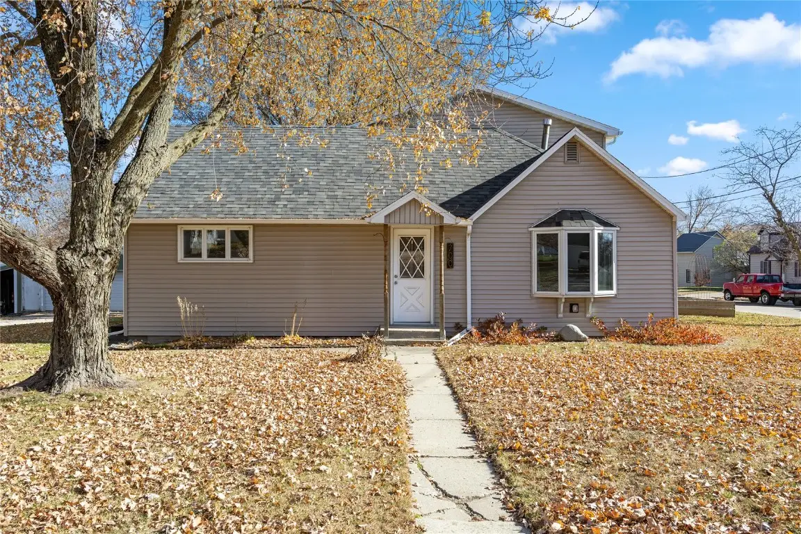 700 8th Avenue Ne, Independence, IA 50644 - Image #1