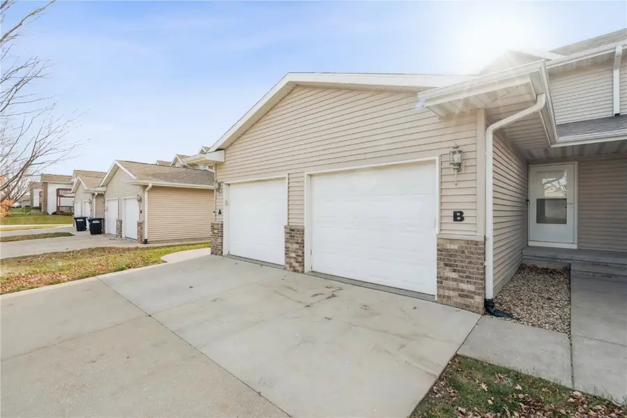 5425 Kacena Avenue #B, Marion, IA 52302 - Image #2