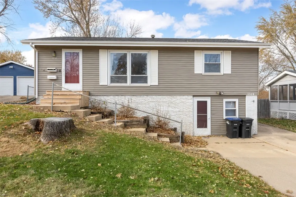 1310 Linnview Drive, Marion, IA 52302 - Image #1