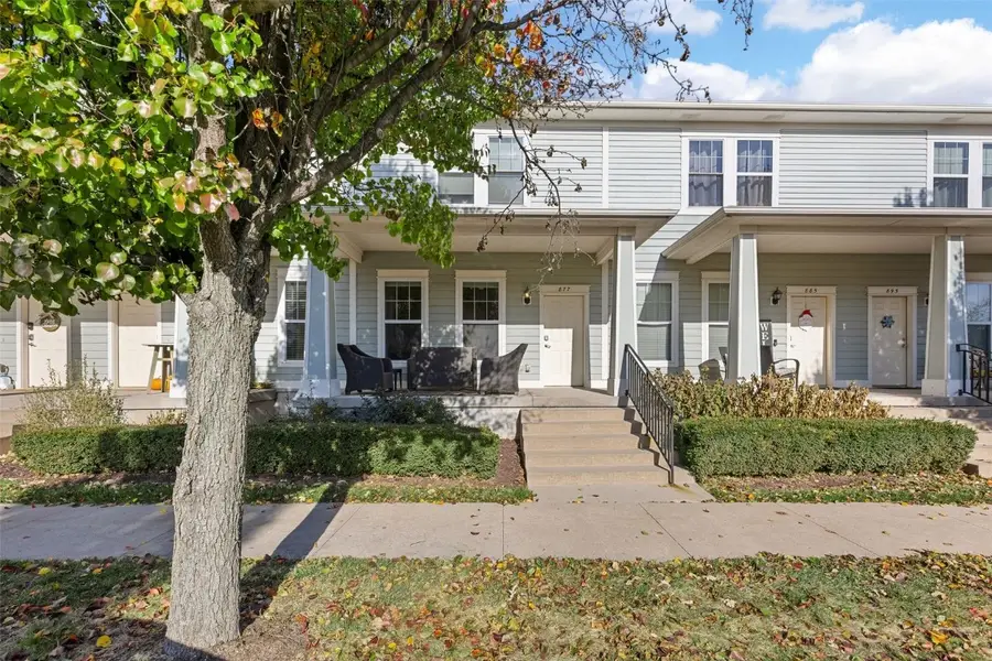 877 Walker Circle, Iowa City, IA 52245 - Image #2