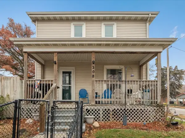 208 E South St, Mechanicsville, IA 52306