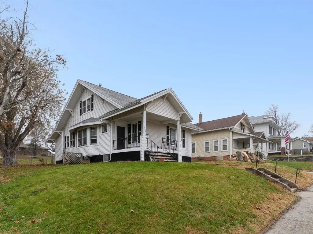 1104 15th Street, Belle Plaine, IA 52208 - Image #1