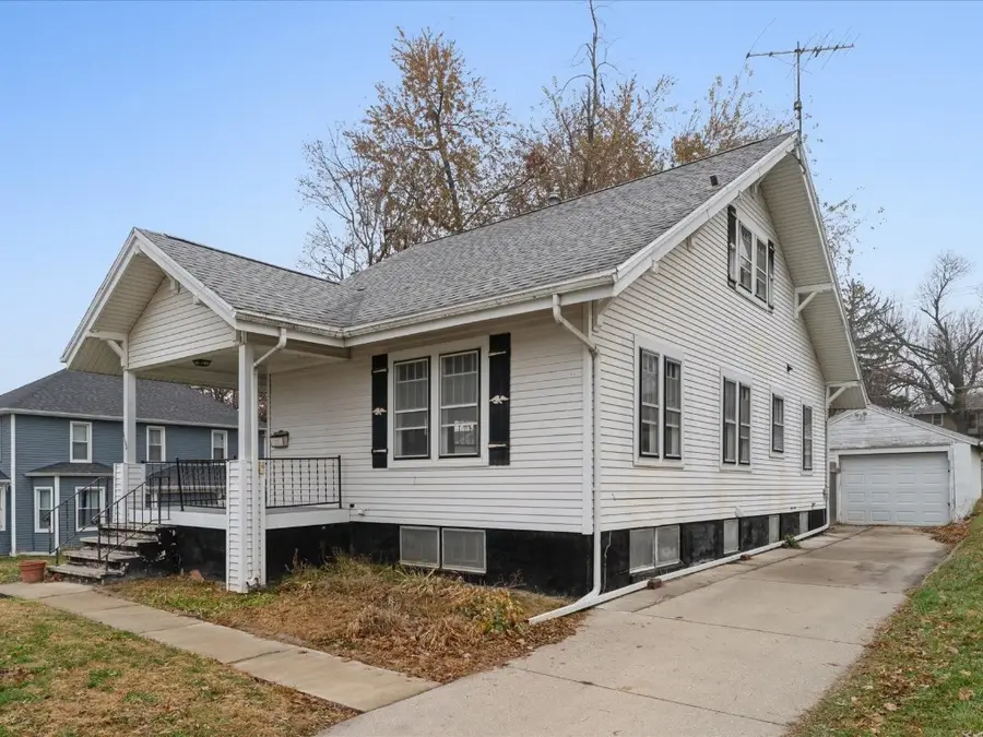 1104 15th Street, Belle Plaine, IA 52208 - Image #2